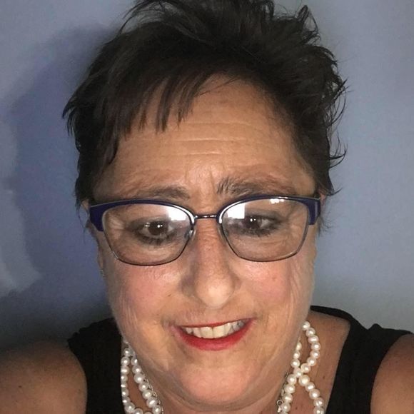 Meet your Posher, Janet - Picture 1 of 1